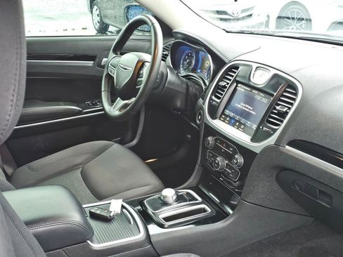 Used 2023 Chrysler 300 Touring image 11