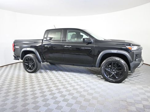 Used 2023 Chevrolet Colorado Trail Boss w/ Technology Package AWD/4WD image 9
