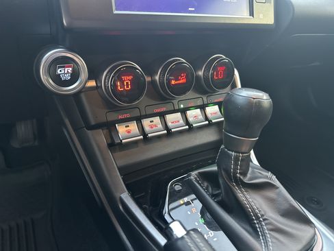 Used 2023 Toyota GR86 w/ ALL Weather Mat Package (TMS) RWD image 37