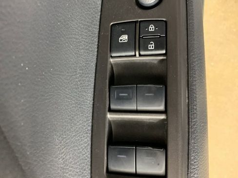 Used 2023 Toyota Camry SE w/ Convenience Package image 17