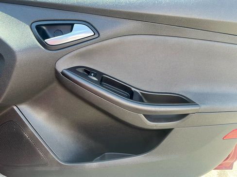 Used 2014 Ford Focus SE image 24