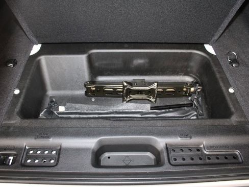 Used 2024 Jeep Wrangler Sport S image 17