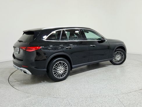 Certified 2025 Mercedes-Benz GLC 300 image 3