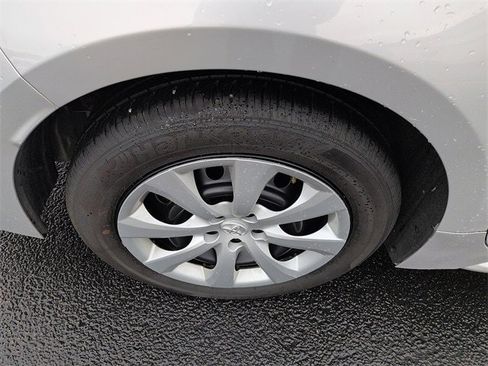Certified 2024 Toyota Corolla LE image 9