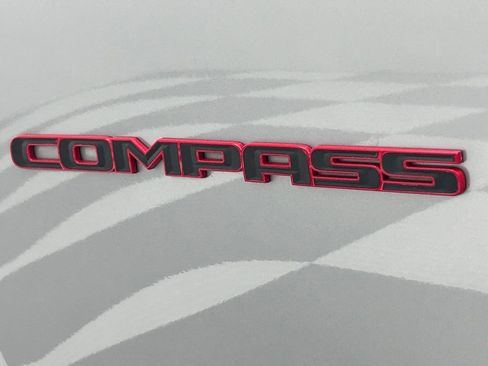 Used 2023 Jeep Compass Trailhawk image 11