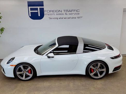 Used 2024 Porsche 911 Targa 4S w/ Premium Package image 38