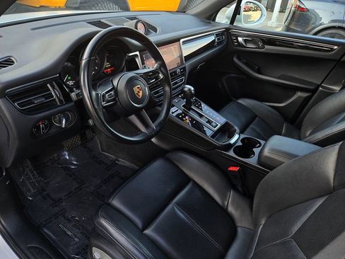 Used 2024 Porsche Macan AWD/4WD image 9
