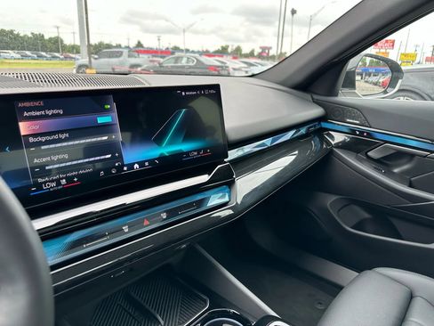 Used 2024 BMW i5 eDrive40i image 45