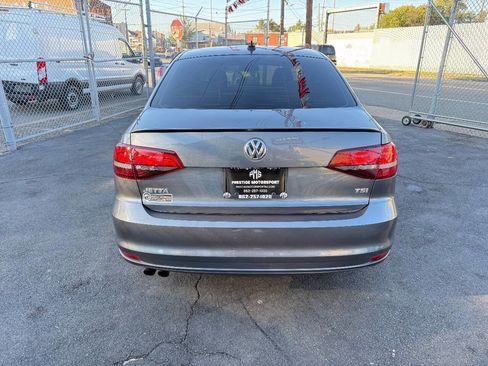 Used 2016 Volkswagen Jetta Sport w/ Lighting Package image 5