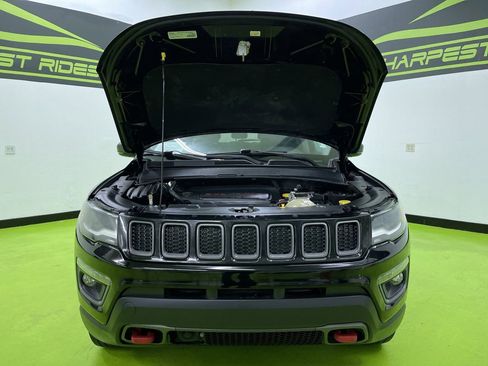 Used 2017 Jeep Compass Trailhawk image 4