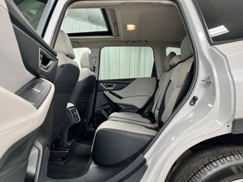 Used 2020 Subaru Forester Premium AWD/4WD image 27