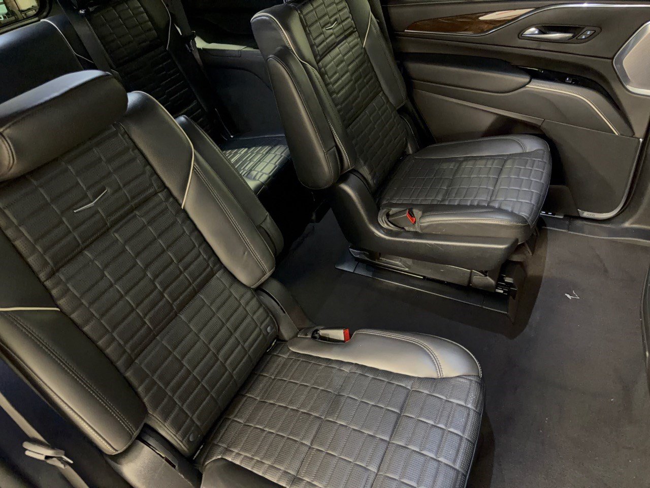 Certified 2023 Cadillac Escalade Sport Platinum w/ LPO, ONYX Package AWD/4WD image 29