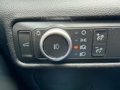 Used 2021 Ford Explorer Limited w/ Equipment Group 301A RWD image 17