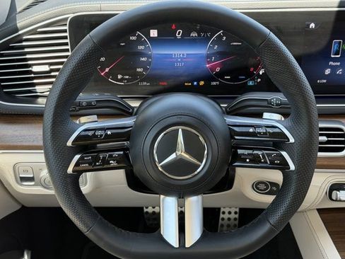 Used 2026 Mercedes-Benz GLS 580 4MATIC image 15