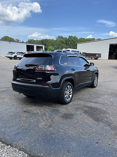 Used 2019 Jeep Cherokee Latitude Plus w/ Comfort/Convenience Group FWD image 7