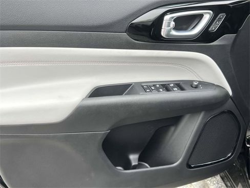 New 2025 Jeep Compass Limited w/ Elite Group image 18