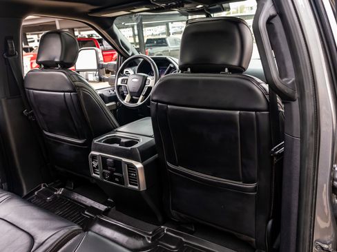 Used 2021 Ford F250 Platinum w/ FX4 Off-Road Package image 28
