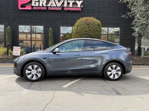 Used 2023 Tesla Model Y Long Range image 9
