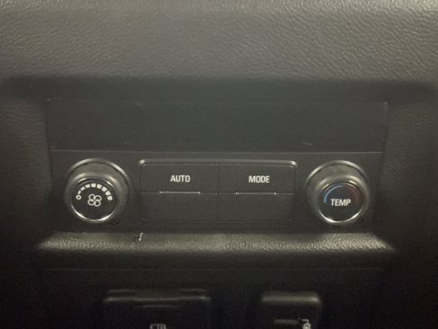 Used 2023 Chevrolet Traverse RS AWD/4WD image 21