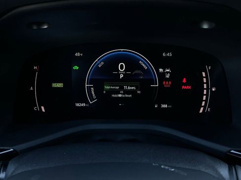 Used 2025 Toyota Camry SE image 37