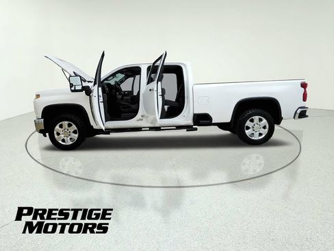 Used 2021 Chevrolet Silverado 2500 LTZ w/ LTZ Premium Package AWD/4WD image 11