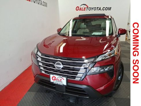 Used 2024 Nissan Rogue SV w/ SV Premium Package AWD/4WD image 2