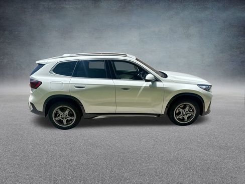 Used 2025 BMW X1 xDrive28i image 9