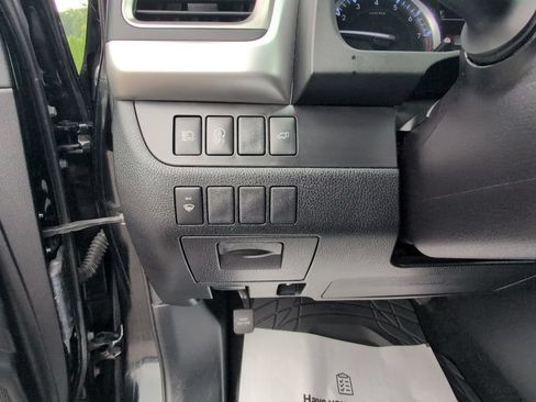 Used 2019 Toyota Highlander XLE AWD/4WD image 20