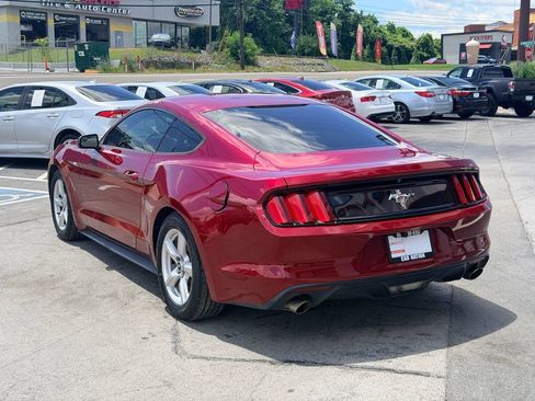 Used 2017 Ford Mustang Coupe RWD image 4