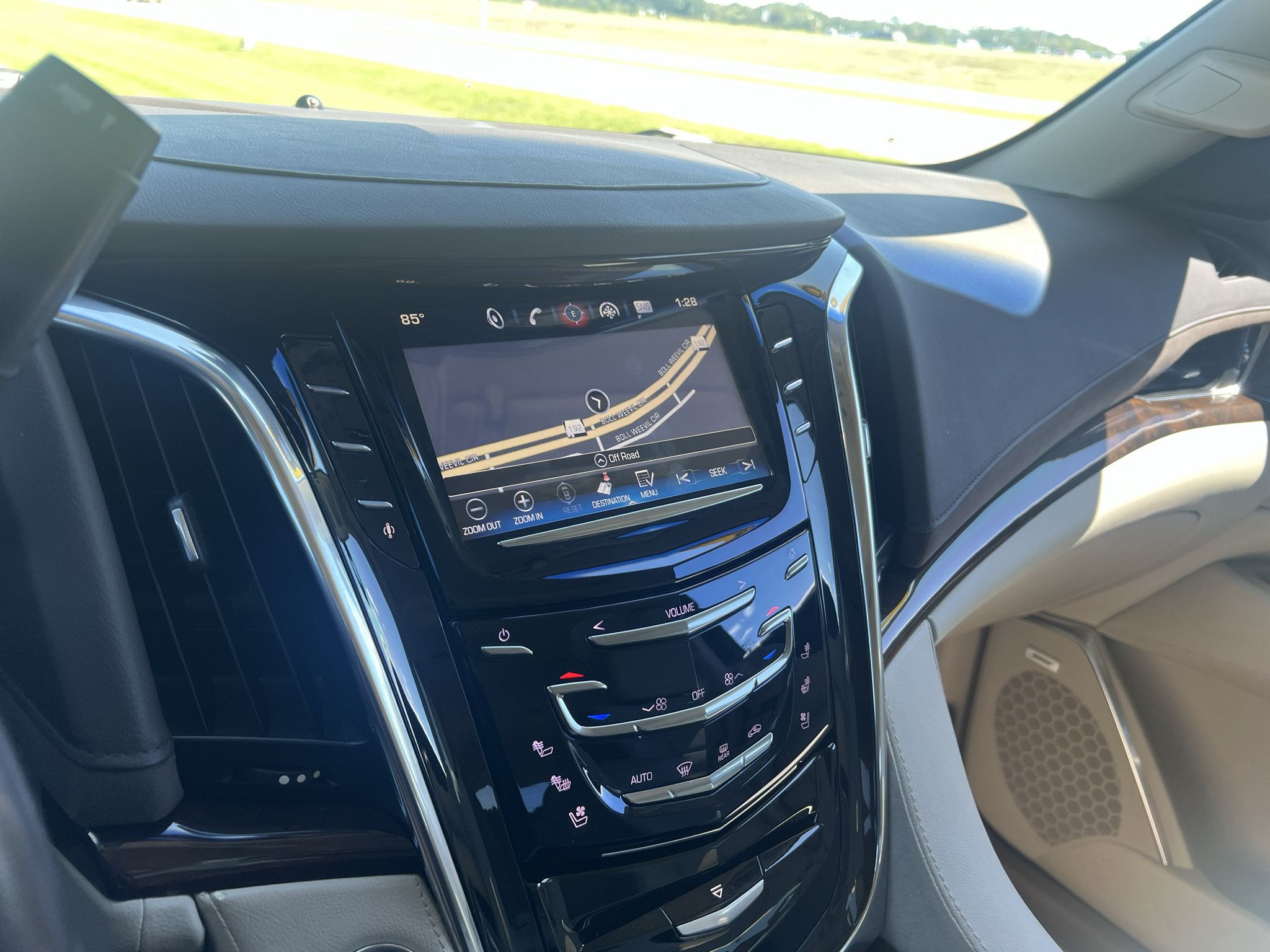 Used 2016 Cadillac Escalade Premium RWD image 28