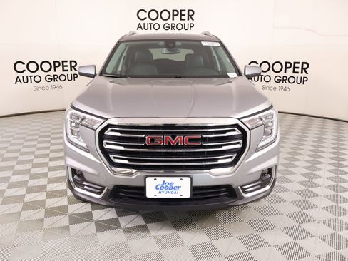 Used 2024 GMC Terrain SLT image 9