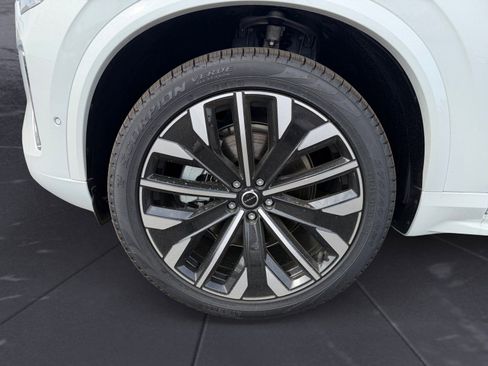 New 2026 Volvo XC90 B6 Ultra w/ Protection Package image 14