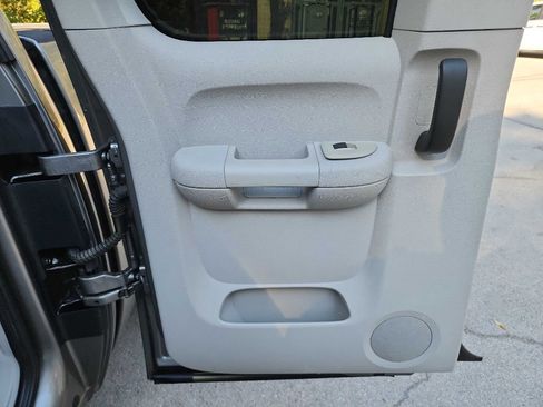 Used 2009 Chevrolet Silverado 1500 LT w/ Texas Edition image 26