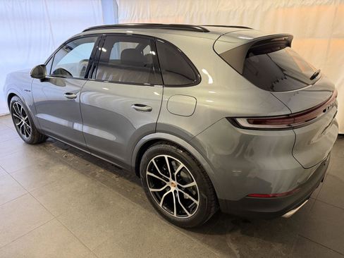 New 2026 Porsche Cayenne E-Hybrid image 2