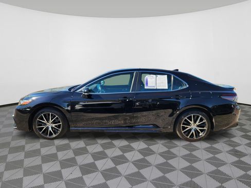 Used 2024 Toyota Camry SE w/ Convenience Package FWD image 5