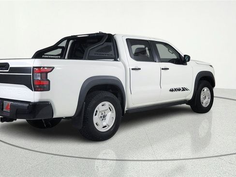 Used 2024 Nissan Frontier SV w/ Hardbody Edition AWD/4WD image 5