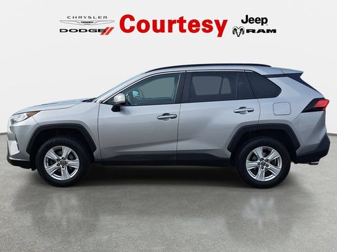 Used 2021 Toyota RAV4 XLE w/ Carpet Mat Package (TMS) AWD/4WD image 5