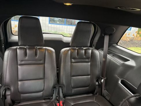 Used 2013 Ford Explorer Limited image 41