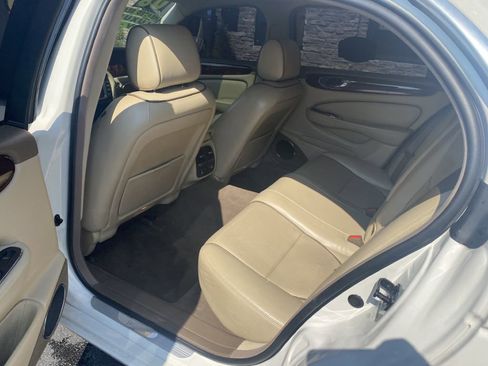 Used 2008 Jaguar XJ8 image 15