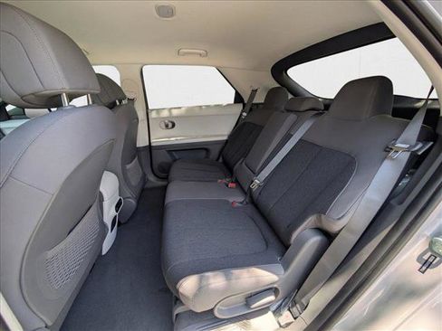 New 2025 Hyundai Ioniq 5 SE image 18