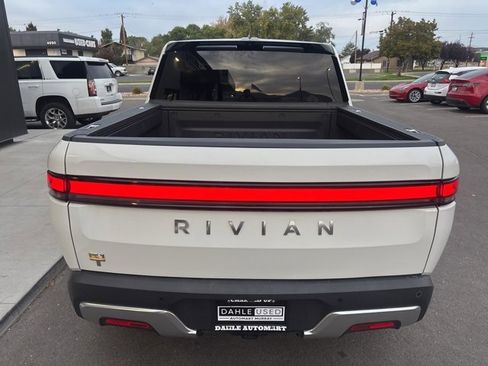 Used 2023 Rivian R1T Launch Edition image 7