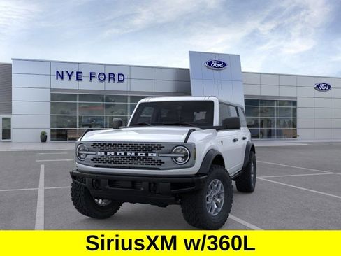 New 2025 Ford Bronco Badlands AWD/4WD image 3