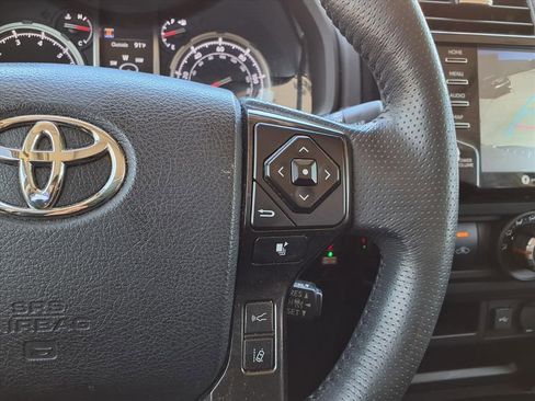 Used 2021 Toyota 4Runner TRD Off-Road Premium w/ Moonroof Package AWD/4WD image 31