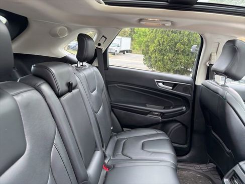 Used 2022 Ford Edge Titanium image 14