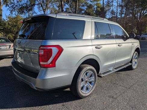 Used 2020 Ford Expedition XLT w/ Equipment Group 202A image 4
