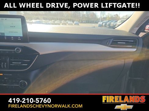 Used 2022 Ford Escape SEL w/ Technology Package image 11