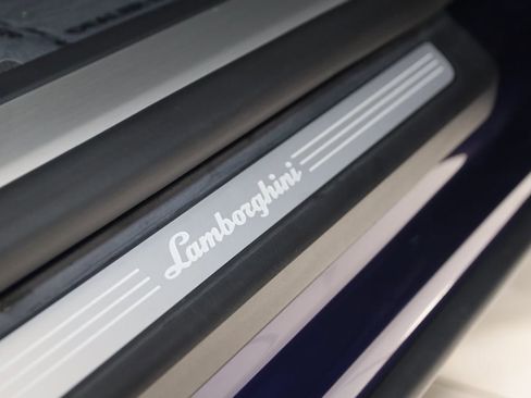 Used 2021 Lamborghini Urus image 17