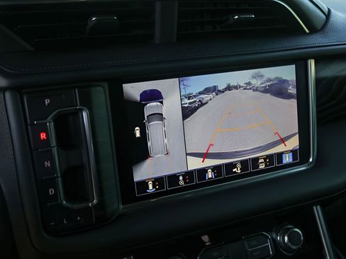 Used 2021 GMC Yukon XL Denali w/ Denali Premium Package image 20