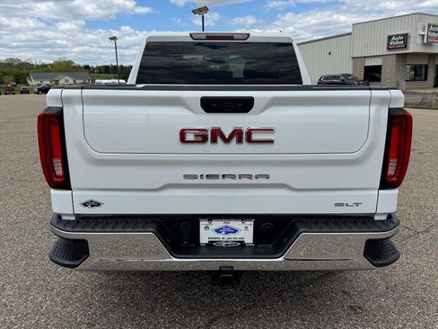 Used 2025 GMC Sierra 1500 SLT AWD/4WD image 3