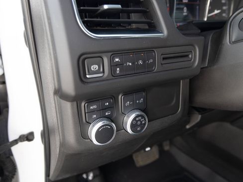 Used 2021 GMC Yukon XL SLT AWD/4WD image 14